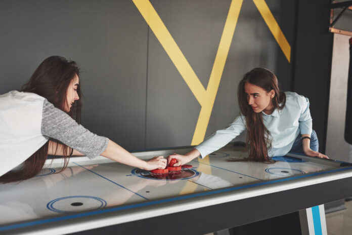Sports and Technology: Using Interactive Walls to Boost Physical Activity?