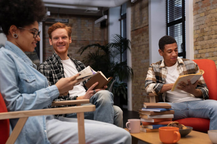 How Authors Can Use Social Media to Build a Stronger Reader Community